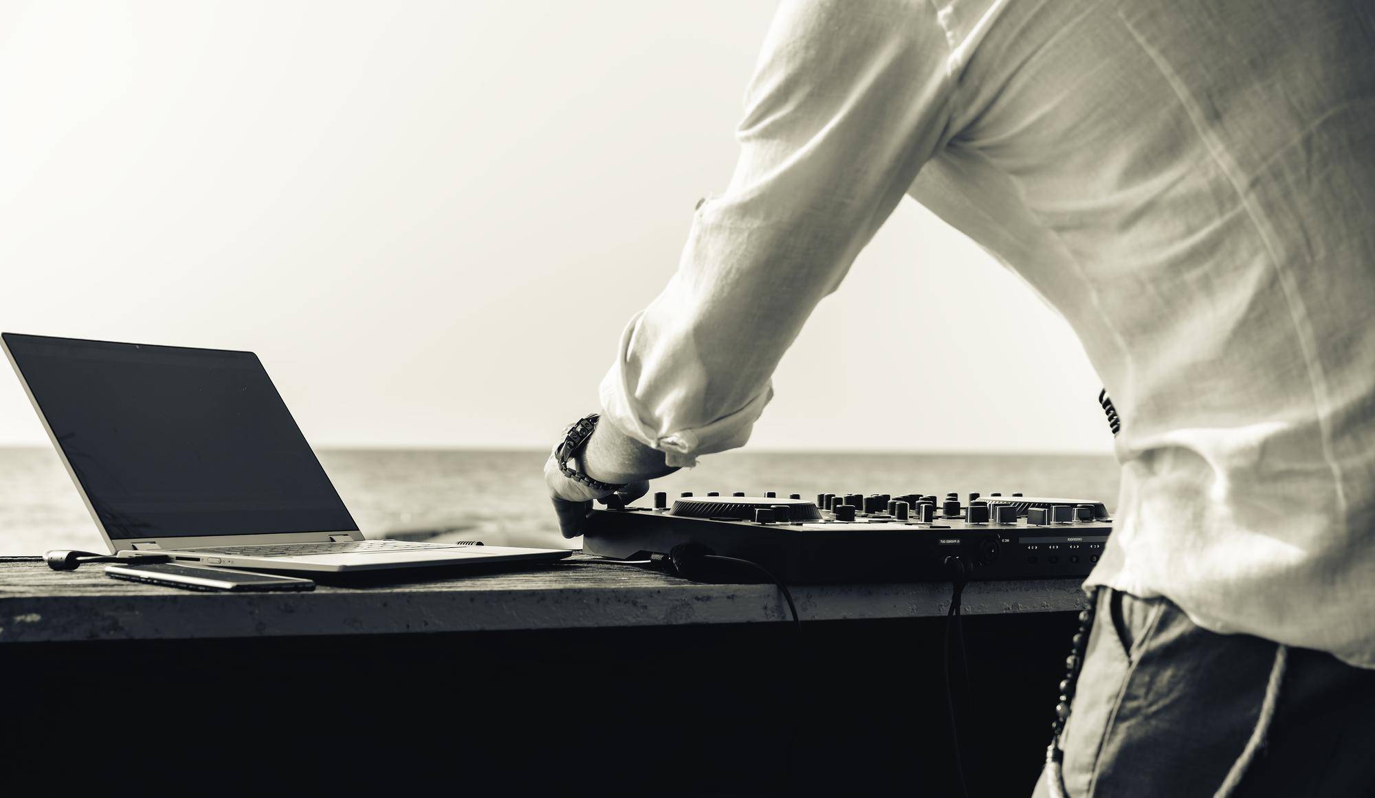 Dj umowa o dzieło czy zlecenie co wybrać?